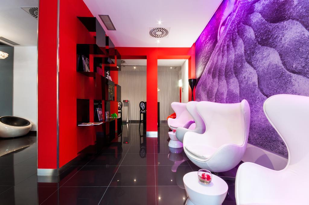 Hotel Bcn Design Barcelona Exteriér fotografie The lounge at the airport